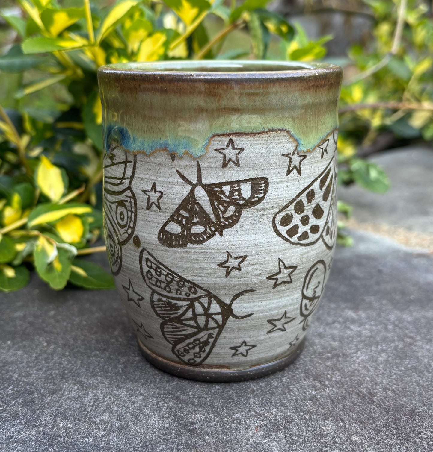 Handleless Green Carved Moth Cup 12oz
