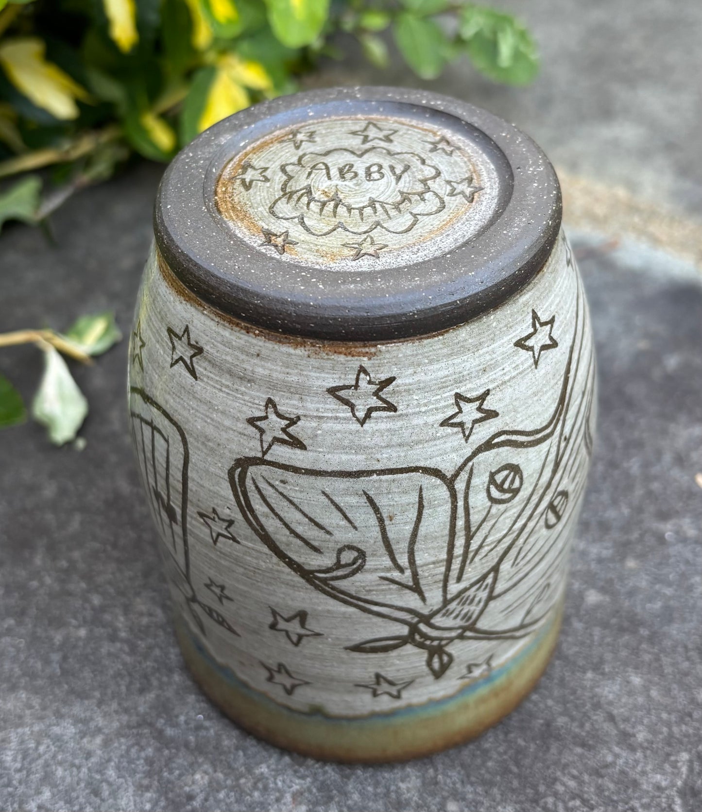 Handleless Green Carved Moth Cup 12oz