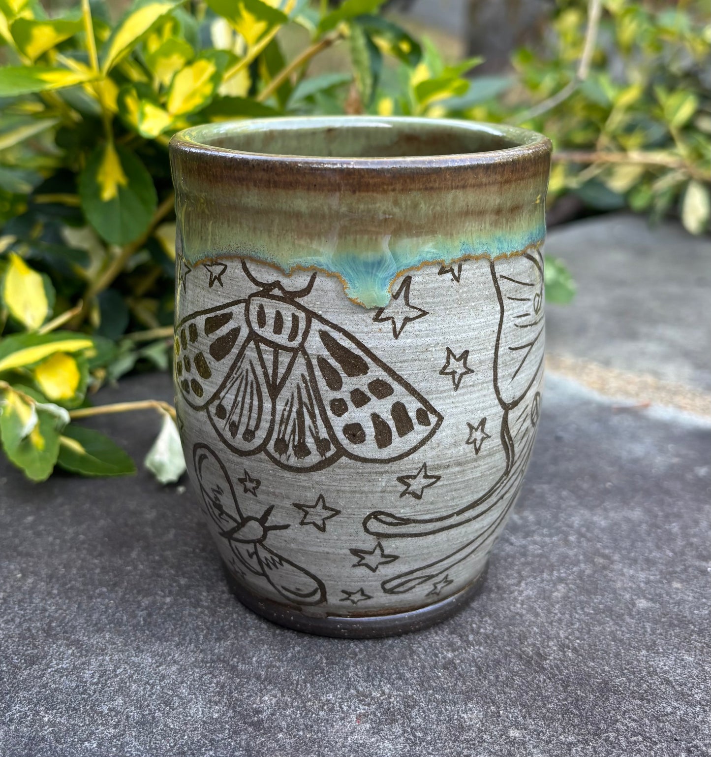 Handleless Green Carved Moth Cup 12oz