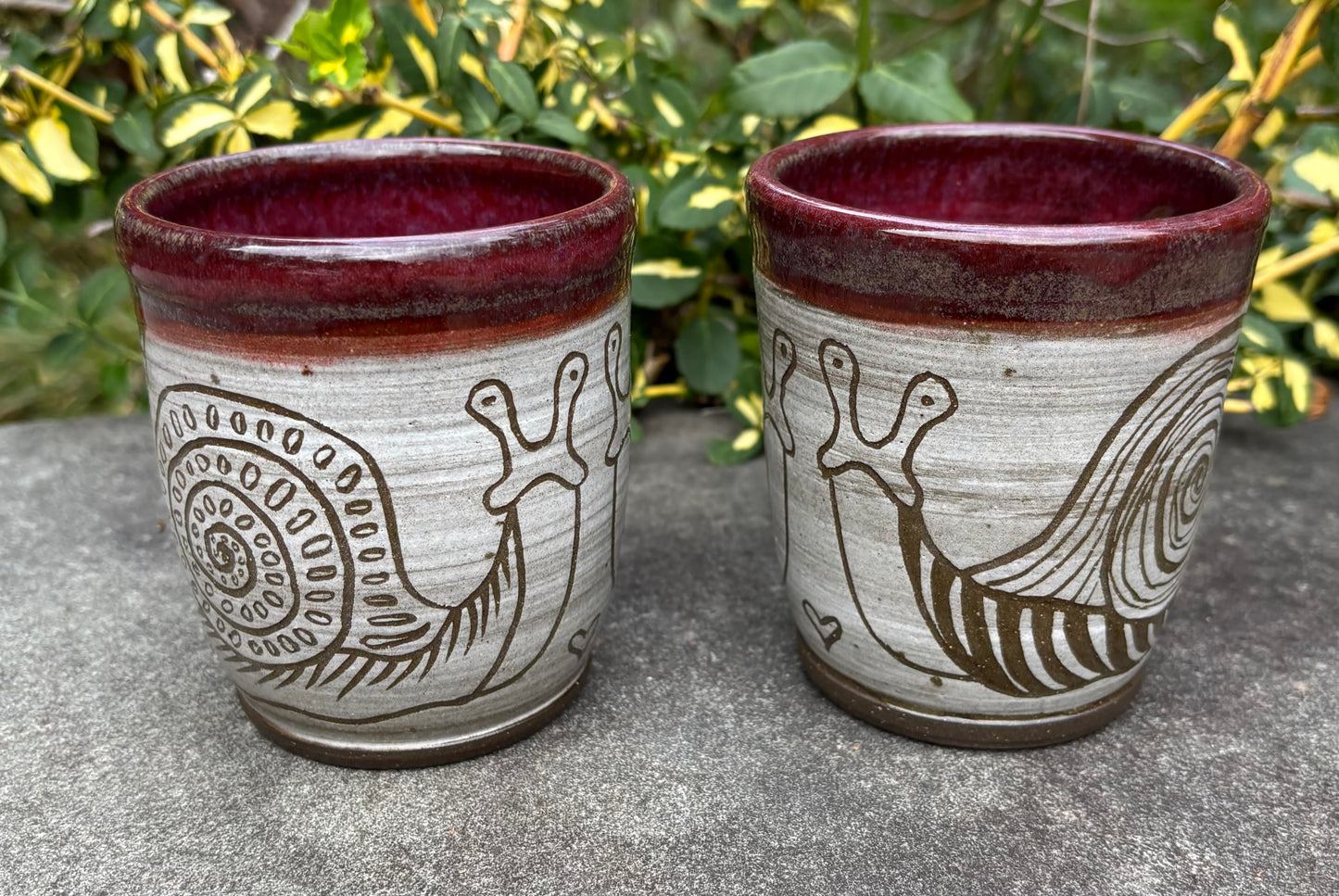 Red Handleless Snail Mug 10oz