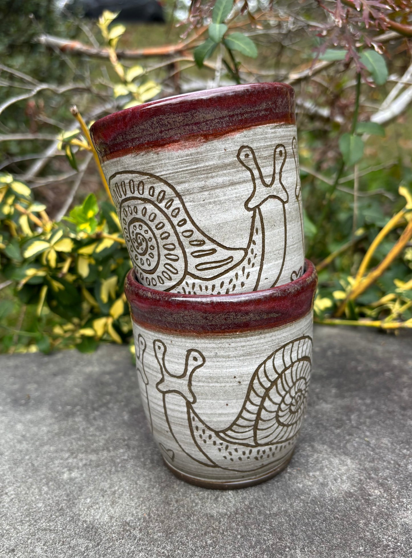Red Handleless Snail Mug 10oz