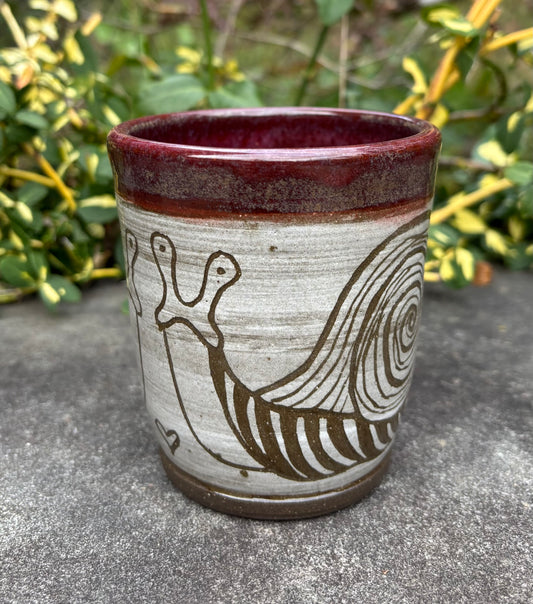 Red Handleless Snail Mug 10oz